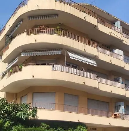 Romantic 1br Escape With Sun-rooftop Terrace *