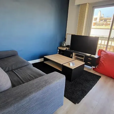 Romantic 1br Escape With Sun-rooftop Terrace *