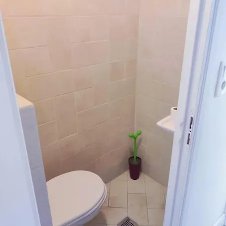 Romantic 1br Escape With Sun-rooftop Terrace