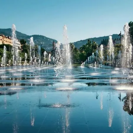 Romantic 1br Escape With Sun-rooftop Terrace Lägenhet *