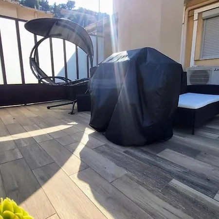 Romantic 1br Escape With Sun-rooftop Terrace Νίκαια