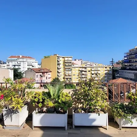 Romantic 1br Escape With Sun-rooftop Terrace Apartment