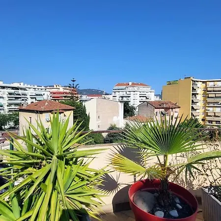 Διαμέρισμα Romantic 1br Escape With Sun-rooftop Terrace