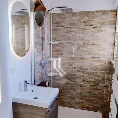 Romantic 1br Escape With Sun-rooftop Terrace *