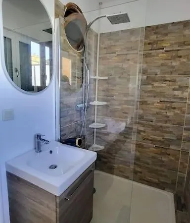 Lägenhet Romantic 1br Escape With Sun-rooftop Terrace Nice