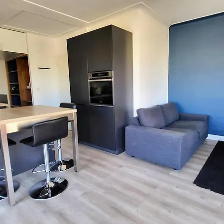 Romantic 1br Escape With Sun-rooftop Terrace *