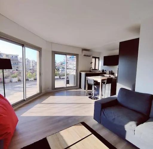 Romantic 1br Escape With Sun-rooftop Terrace