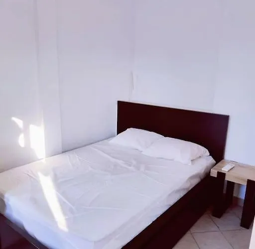 Romantic 1br Escape With Sun-rooftop Terrace * Nice