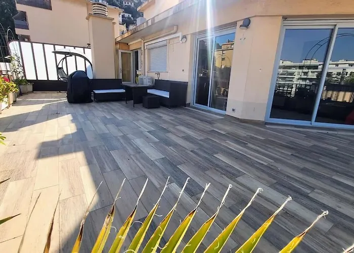 Romantic 1br Escape With Sun-rooftop Terrace アパート *