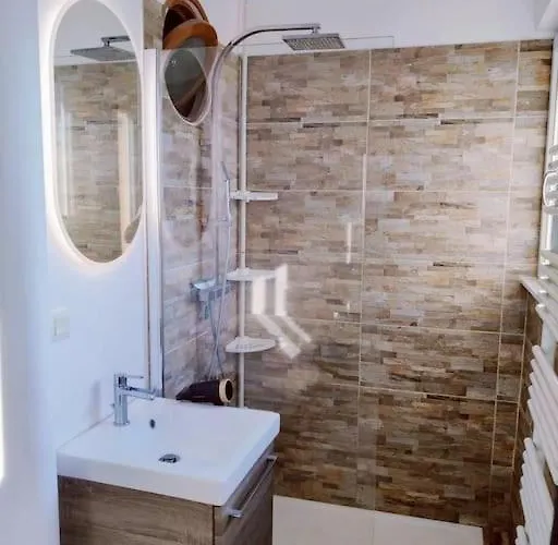 Romantic 1br Escape With Sun-rooftop Terrace *