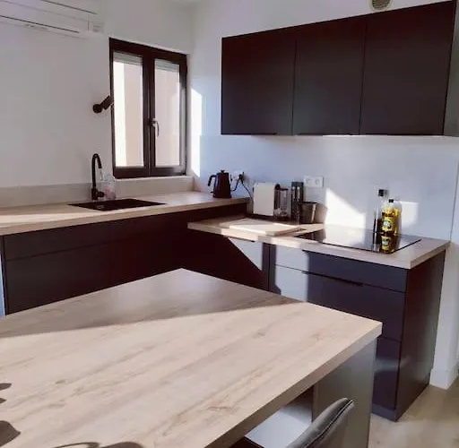 Romantic 1br Escape With Sun-rooftop Terrace * Nice