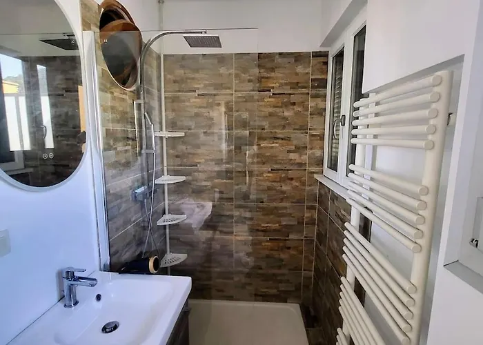 Romantic 1br Escape With Sun-rooftop Terrace Lejlighed