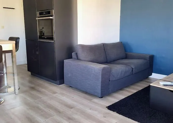 Romantic 1br Escape With Sun-rooftop Terrace