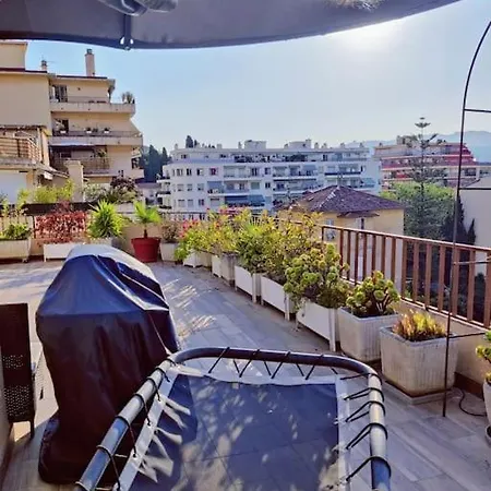 Romantic 1br Escape With Sun-rooftop Terrace