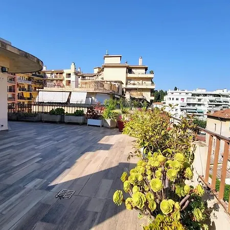 Romantic 1br Escape With Sun-rooftop Terrace Daire *
