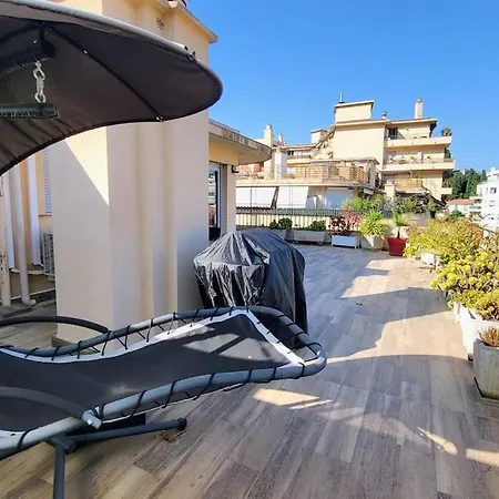 Daire Romantic 1br Escape With Sun-rooftop Terrace Nice